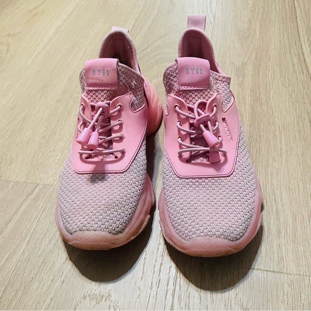 Steve Madden Myles NY90 pink woman slip on sneakers size 7 rhinestones pink